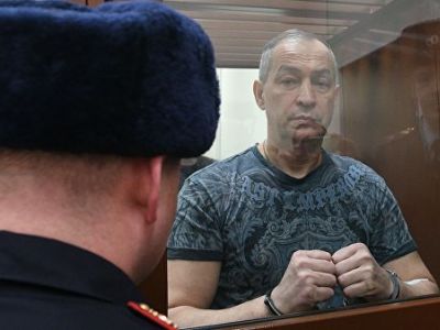 Бывший глава Серпуховского района Подмосковья Александр Шестун в Басманном суде. Фото: Александр Вильф / РИА Новости